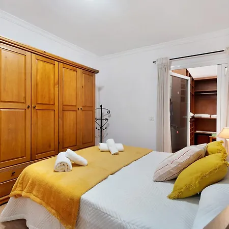 Apartment M Y C Candelaria